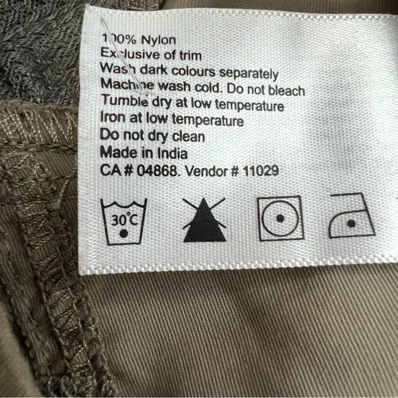 Mountain Equipment Co-Op Women’s Hiking Outdoor Convertible Pants/Shorts Sz 6 - Picture 7 of 16